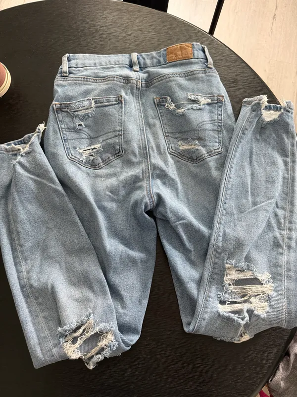 American Eagle Ripped Jeans Mom - Image 7