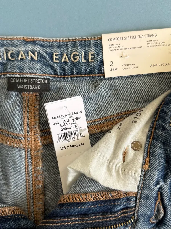 NWT American Eagle Mom Jeans Strigid Comfort Stretch‎ Waistband Ripped Denim - Image 4
