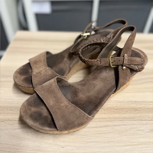 Ugg D’Alessio Chocolate Suede Cork Platform Heels - Image 2