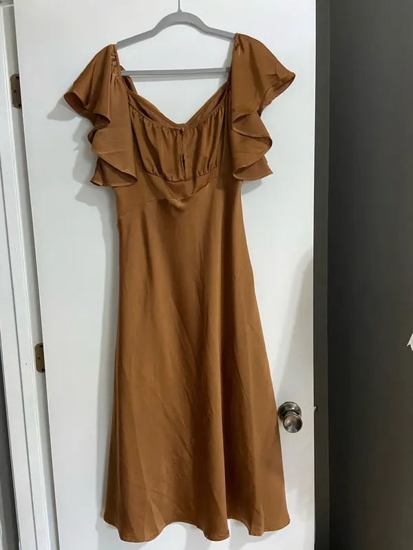 Chocolate maxi dress with ruffle sleeves - Image 4