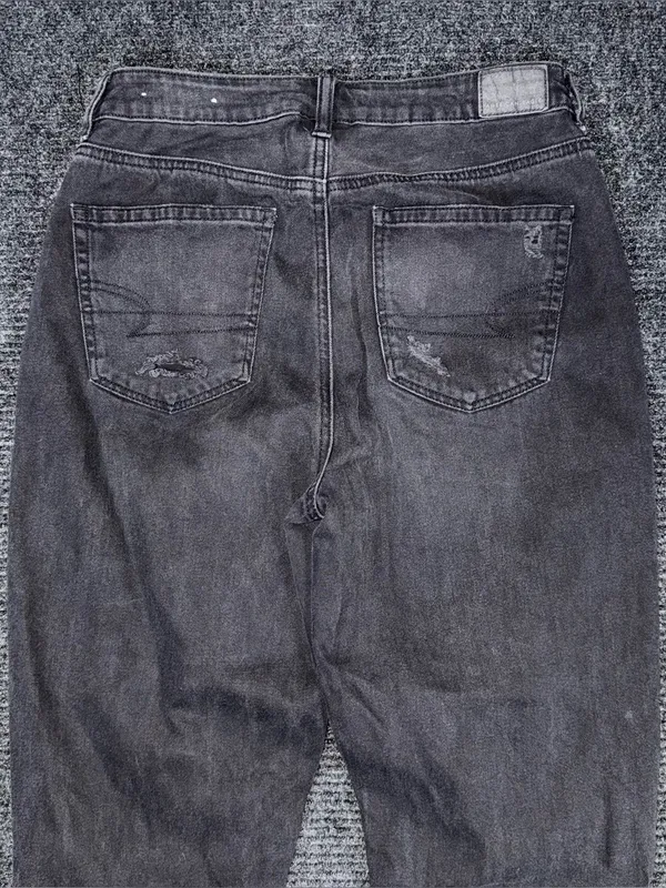 American Eagle Mom Straight Jeans Black Distressed Denim Women’s Sz 8 High Rise - Image 5