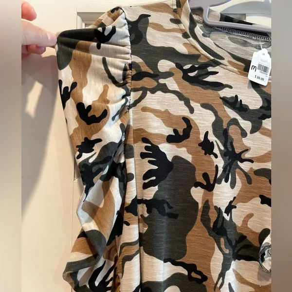 Flutter Sleeve Camo Blouse Tee with Ruffle Pocket Tan Green‎ Size Medium Green - Image 3
