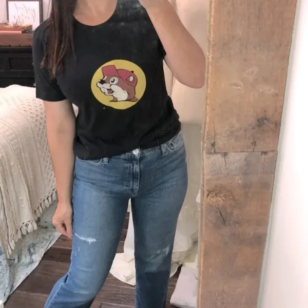 Buc-ees black T-shirt size medium cotton - Image 2