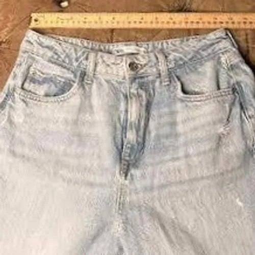 Zara Light Wash High Waisted Mom‎ Distressed Women's Jeans Size 6 - Image 5