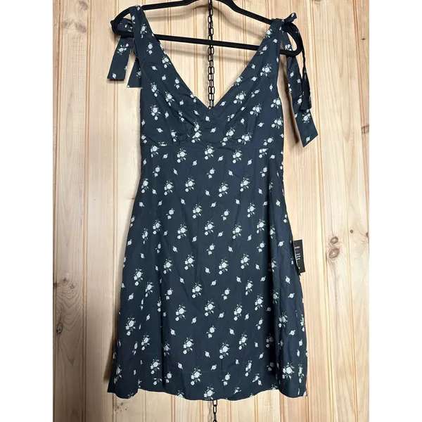 NWT Lulus Gabriella Navy Floral Tie-Strap Mini Dress V-Neck Resort Beachy Size S - Image 2