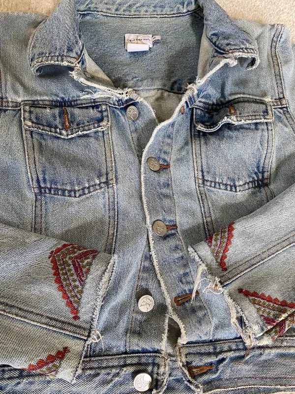 Vintage Calvin Klein Distressed Denim Jacket Embroidered Sleeves Women’s Sz M - Image 4