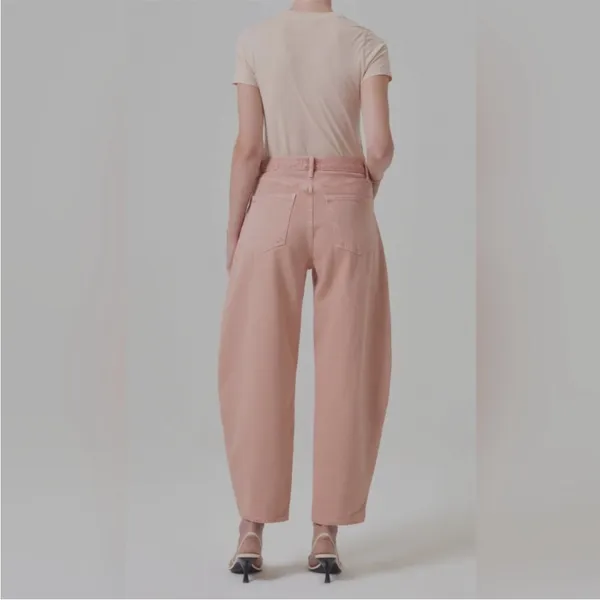 AGOLDE Mara Barrel Jeans in Pink Salt - Image 5