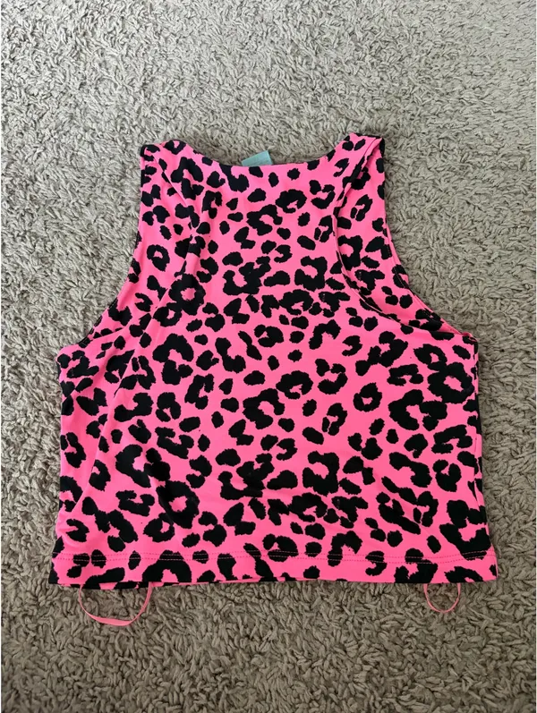 Good Luck Gem cheetah print workout top! - Image 2