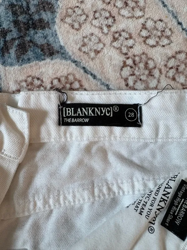 BLANK NYC White Jean Shorts - Image 4
