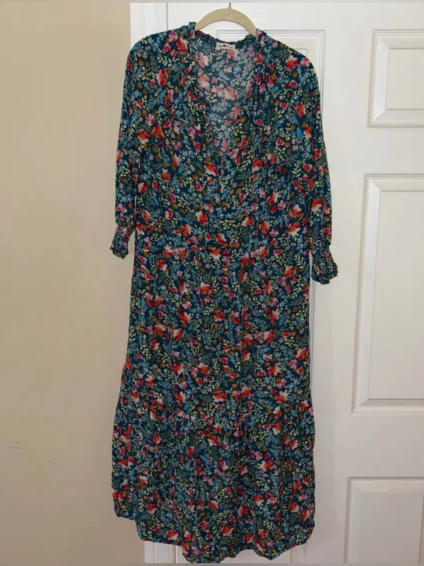 Natural Life Floral Rebecca Tiered Midi Dress Blue Floral Size M - Image 3