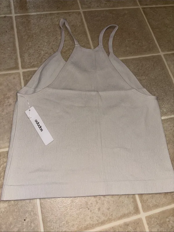 Ribbed Crop Bandeau Tank - Beige says it’s 2XL but I daily that an L - Image 6
