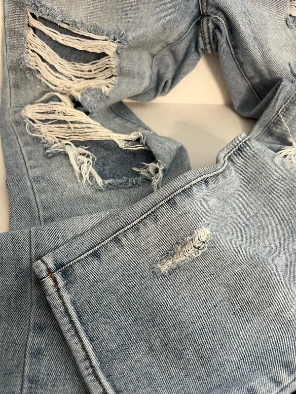 Pacsun Boyfriend Distressed Jeans - Image 4