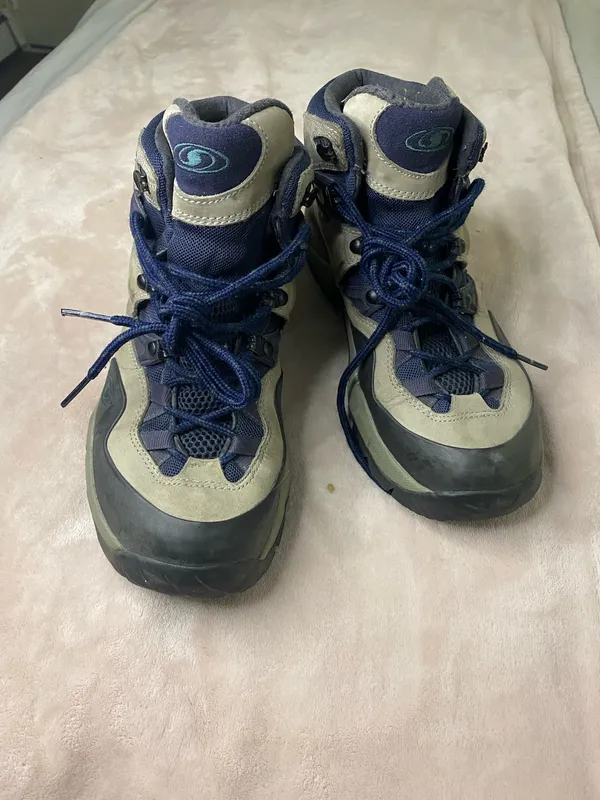 Salomon vintage Contragrip Women's Hiking Boots Size 9 Lace Up - Image 2