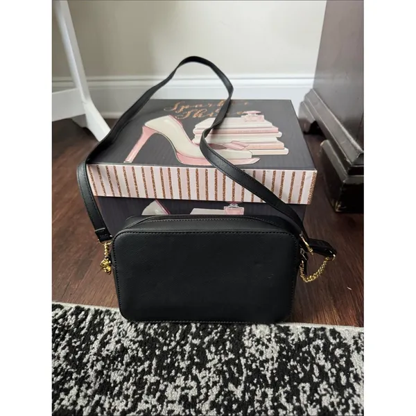 Tommy Hilfiger Black Crossbody Bag with Gold Logo - Image 2