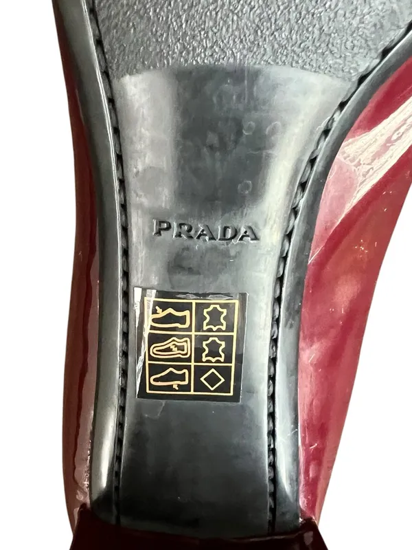 Prada Women’s Oxblood Burgundy Patent Leather Kiltie Fringe Pump Heels Size 39.5 - Image 9