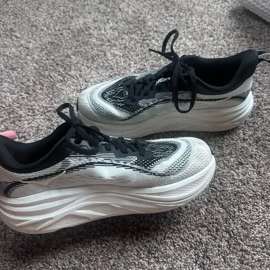 HOKA Skyflow running shoes - Image 7