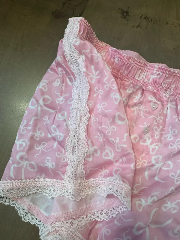 VS PINK LoveShackFancy Size XXS Pink Bow Shorts Lace Trim NWT Coquette - Image 4