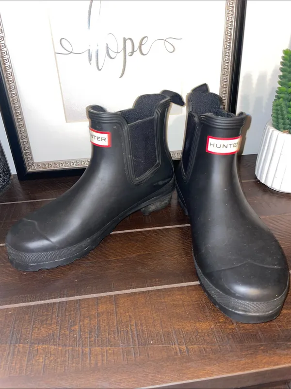Hunter Original Black Short Chelsea Rain Boots Size 7 - Image 3