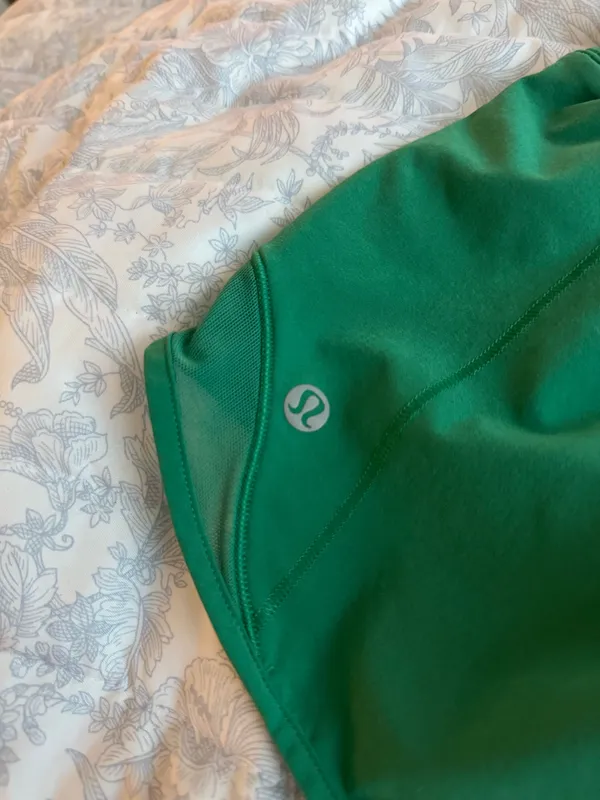 Lululemon Hotty Hot Shorts 2.5" Low rise - Image 4