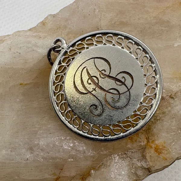 Vintage 1971-1972 Co Capt Peppers Monogrammed Round Scroll Border Pendant Silver - Image 3
