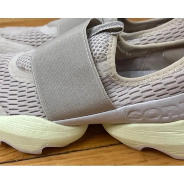 Sorel Women’s Sneakers Size 7.5 Kinetic Impact Strap Gray Mesh Slip On Shoes - Image 5