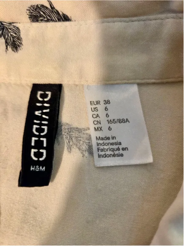 H&M Divided Women’s Sleeveless Button-Down Feather Print Blouse Cream Size 6 W-2 - Image 3