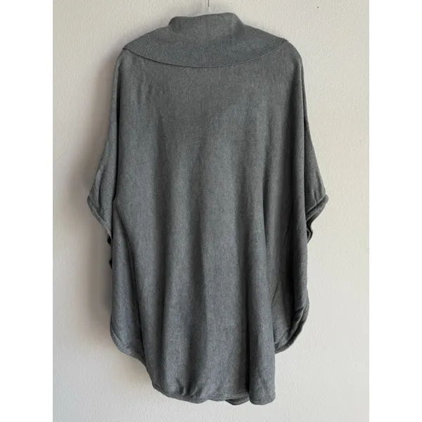 White House Black Market Women Size M Gray Cowl Neck Kangaroo Pocket Poncho Boho - Image 2