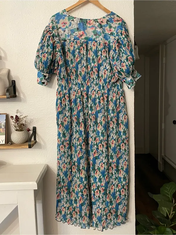 NWT Ganni Floral Pleated Georgette Blue V-Neck Puff Sleeve Midi Dress 40, Large - Image 4
