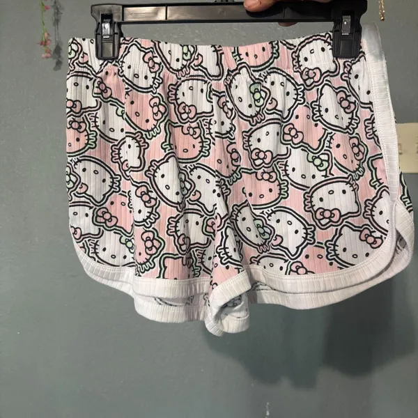 Sanrio Women's Pink Pajamas - Image 6