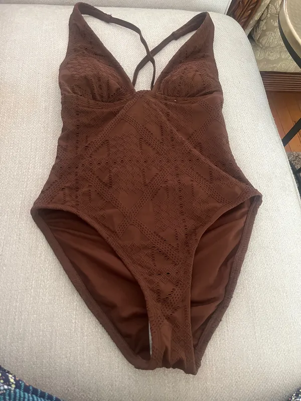 Women's Crochet Plunge High Leg Medium Coverage One Piece Swimsuit Shade & Shore Brown - Image 4