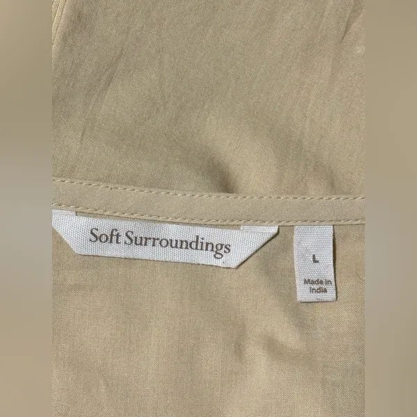 EUC Soft Surroundings Cream Sleeveless Top with Floral Mirror size large - Image 7