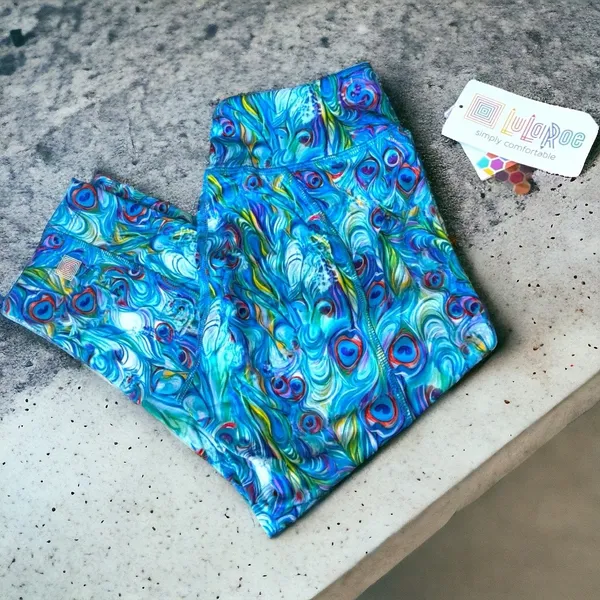 LuLaRoe Jade Peacock Feather Capri Leggings XS Blue Athletic Yoga Pants‎ NWT - Image 5