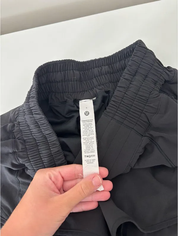 Hotty Hot Lululemon 2.5" Black - Image 2