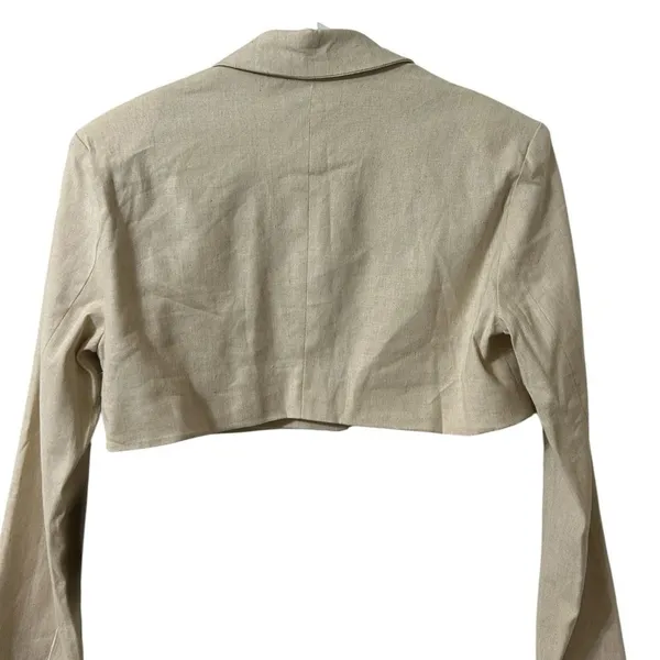 Forever 21 Beige Cropped Blazer(Size Small) - Image 4