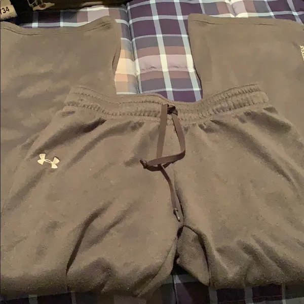 Under Armour sweats - Image 2