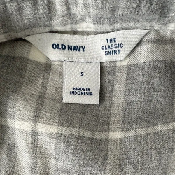 Old Navy Classic Flannel Shirt Grey Plaid Button Down 90s Grunge Small 90s Style - Image 5
