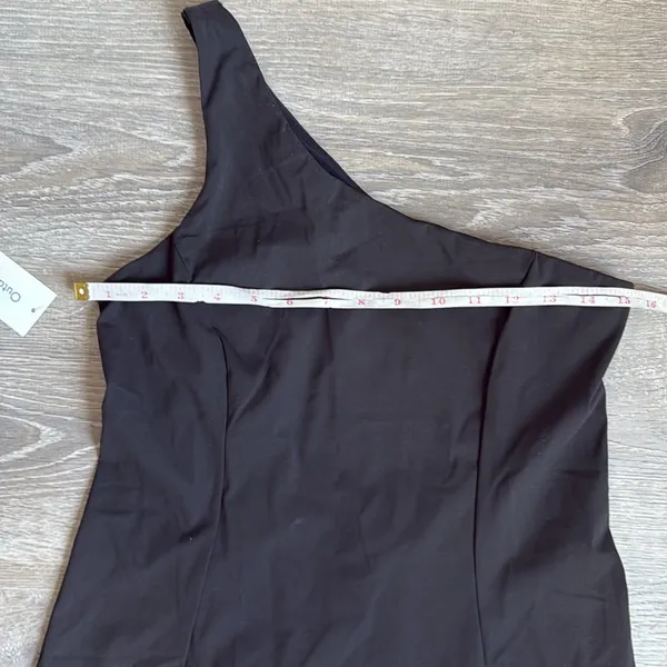 NEW Outdoor Voices One Shoulder  lined Medium - Image 8
