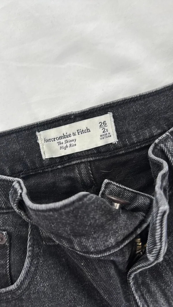 Abercrombie The Skinny High-Rise Jeans - Image 2