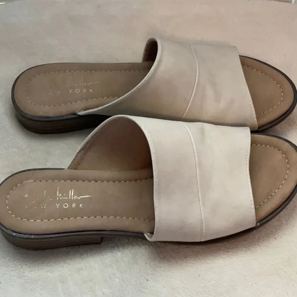 Nicole Miller Women's White Slide Sandals - Image 3