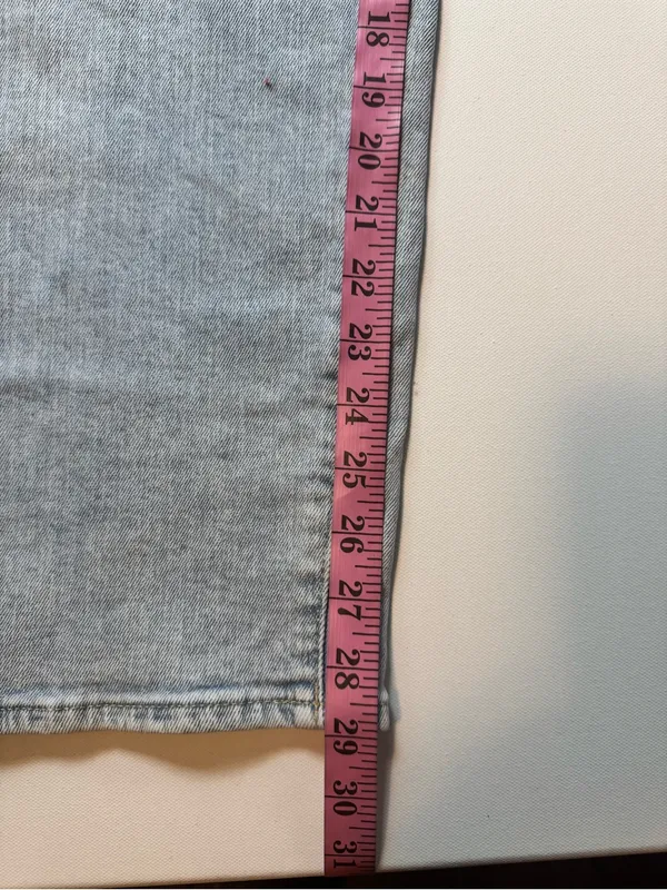 Old Navy OG Loose Style Light Wash Straight Leg Jeans Size 6 - Image 5