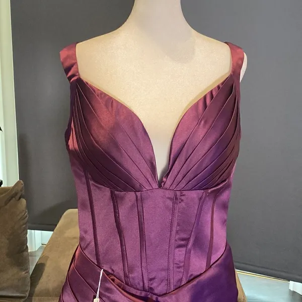 Women’s Purple Mermaid Full Length Formal Dress Small Train Leg Slit Size M NWT - Image 2