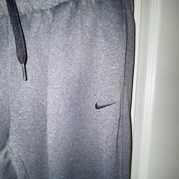 Nike Black/Grey Metallic Sweatpants - Image 3