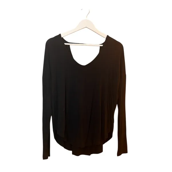 GAP Luxe Size Medium Black Open-Back Long-Sleeve Shirt - Image 2