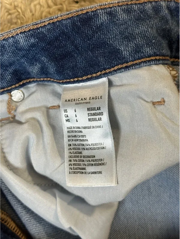 American Eagle Mom Straight medium-dark check plaid stretch denim jeans Size 6 - Image 5