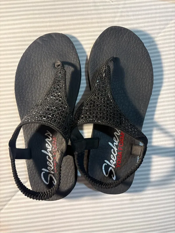Skechers Meditation yoga foam thong sandals size 6 - Image 5