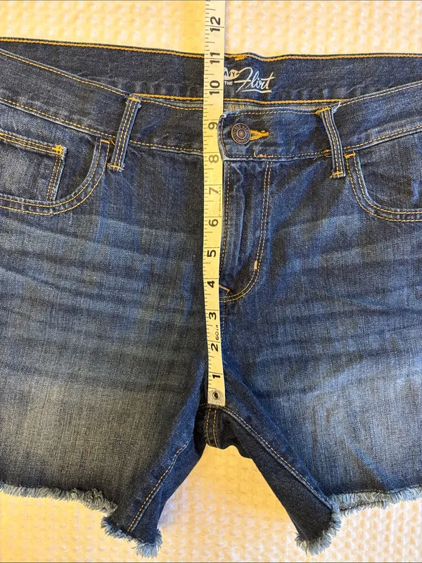 Old Navy The Flirt Size 12 Distressed Frayed Blue Denim Cut Off Jean Shorts - Image 9