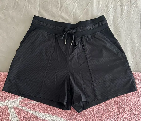 Lululemon Dance Studio High-Rise Shorts 3.5" - Image 2