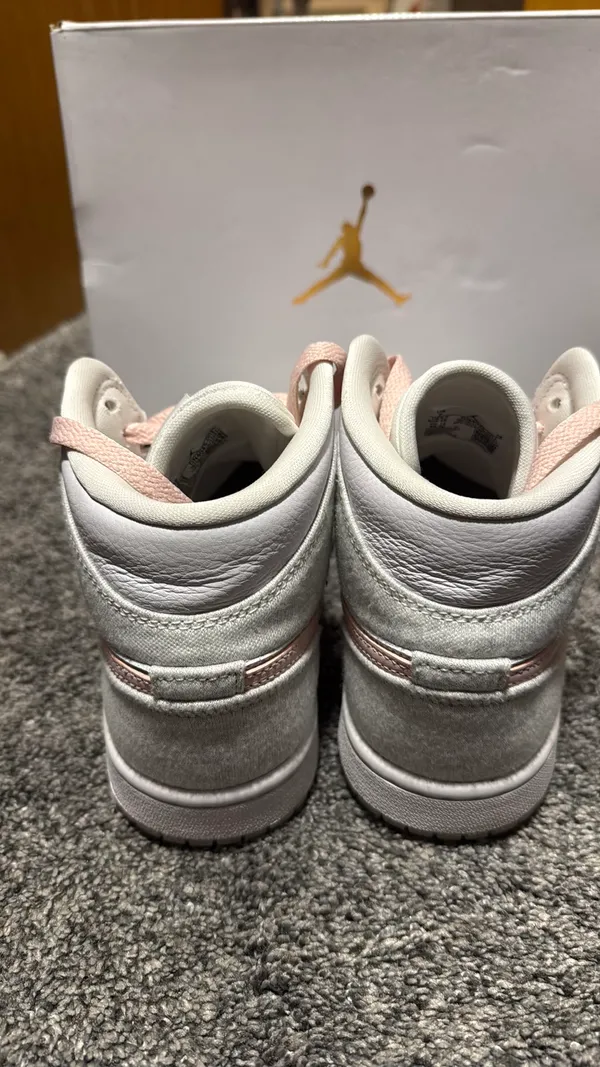 Air Jordan 1 Mid SE Lt Iron Ore/Atmosphere White - Image 7