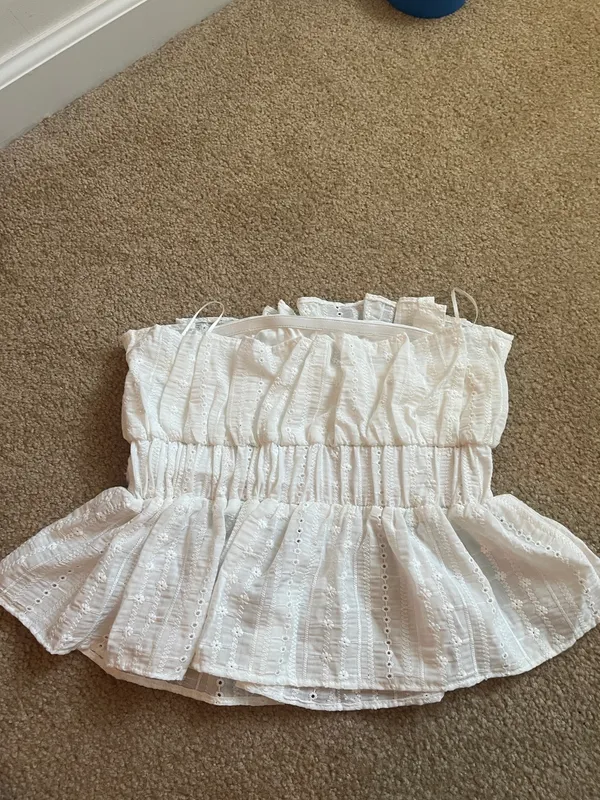 White crop top with ruffles for summer TJ Maxx  - Image 3