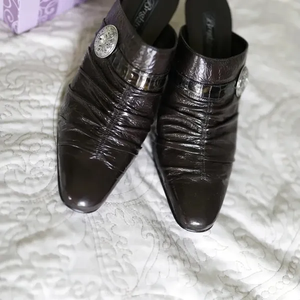 Brighton Rubens‎ Bronze Patent Croc Leather Mules 10 - Image 3